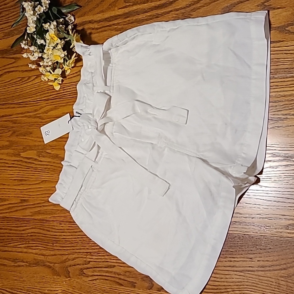 Thead and Supply NWT Paperbag Shorts - Ladies Large